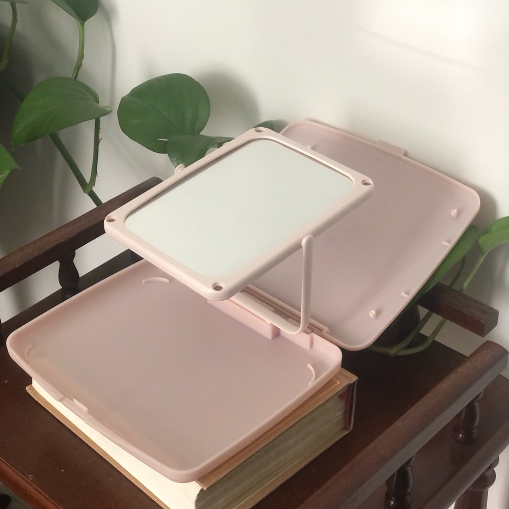 Vintage Mary Kay Light Pink Compact Mirror - Picture 4 of 7
